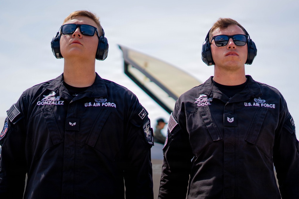 F-22 Raptor Aerial Demonstration Team performs at EAA Air Venture Oshkosh 2025
