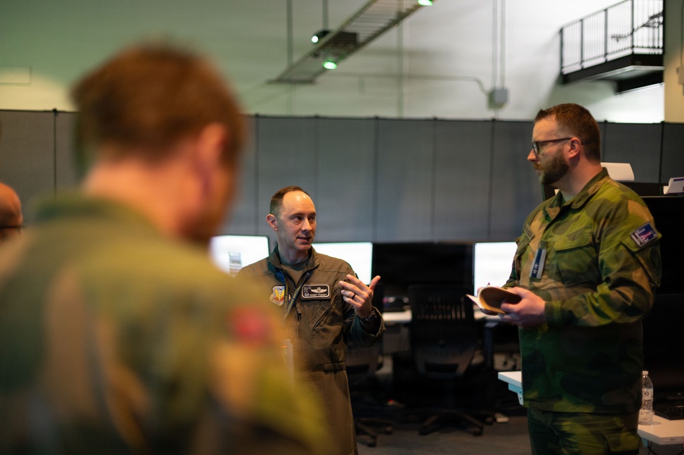 Strategic insight: Royal Norwegian Air Force visits ShOC-N, H2O
