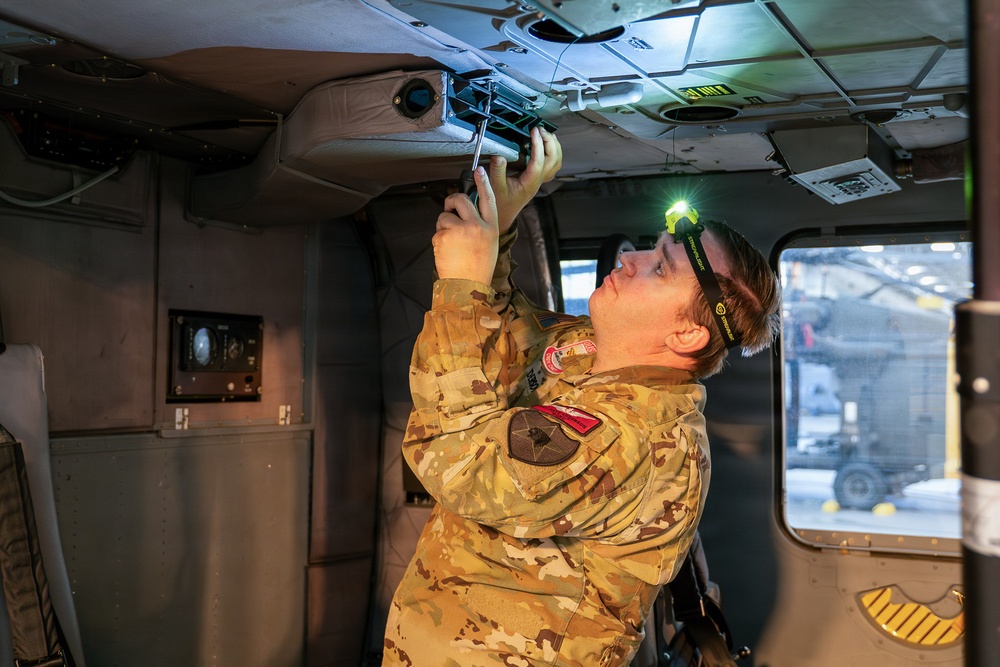 A Day in the Life: MEDEVAC Crew Chief (15T 2F)