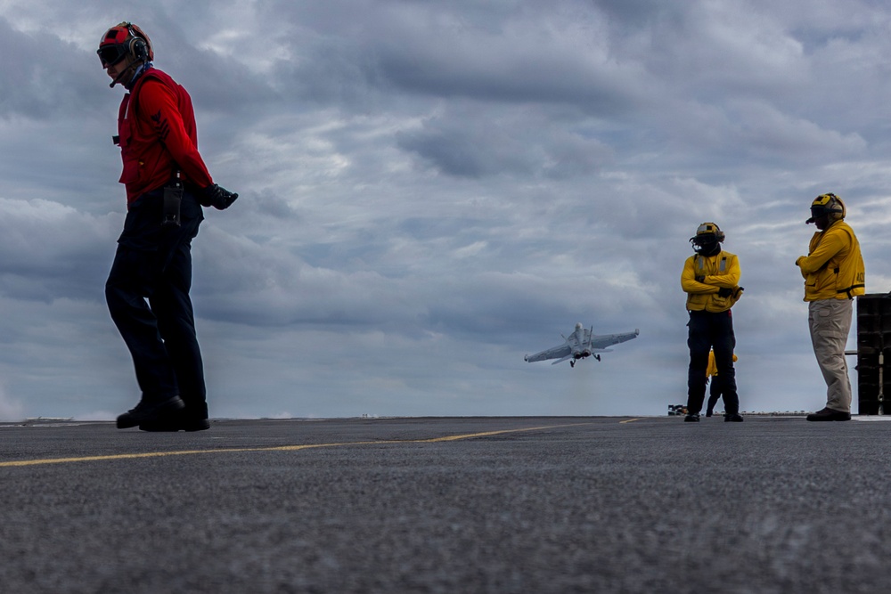 Abraham Lincoln conducts flight operations