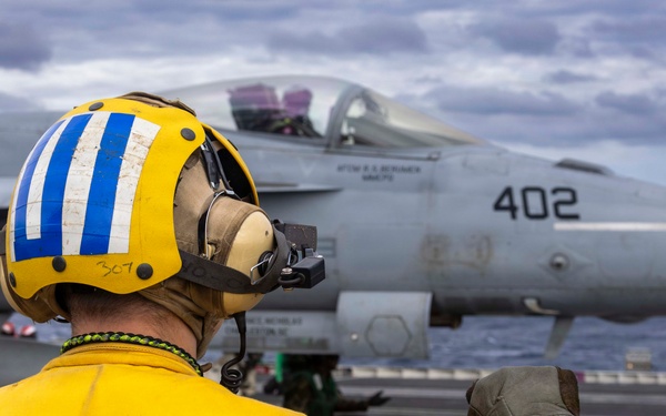 Abraham Lincoln conducts flight operations