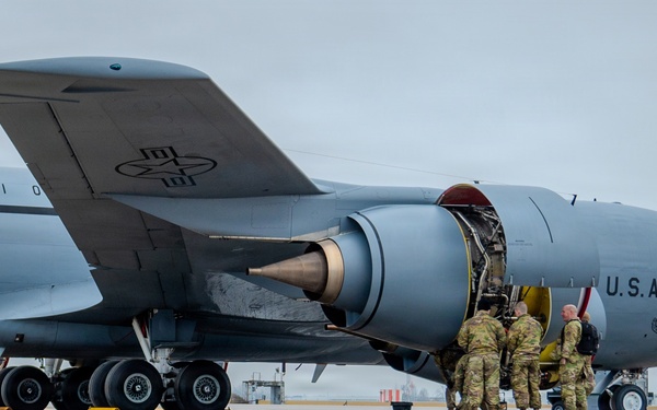 KC-135 oil extraction