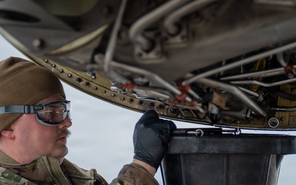 KC-135 oil extraction