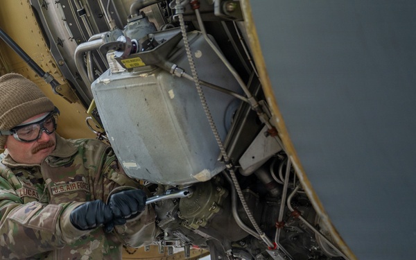 KC-135 oil extraction