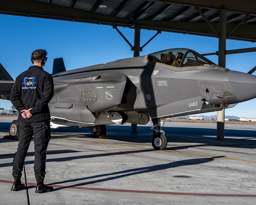 F-35 Demo Team Practices During Off-Season