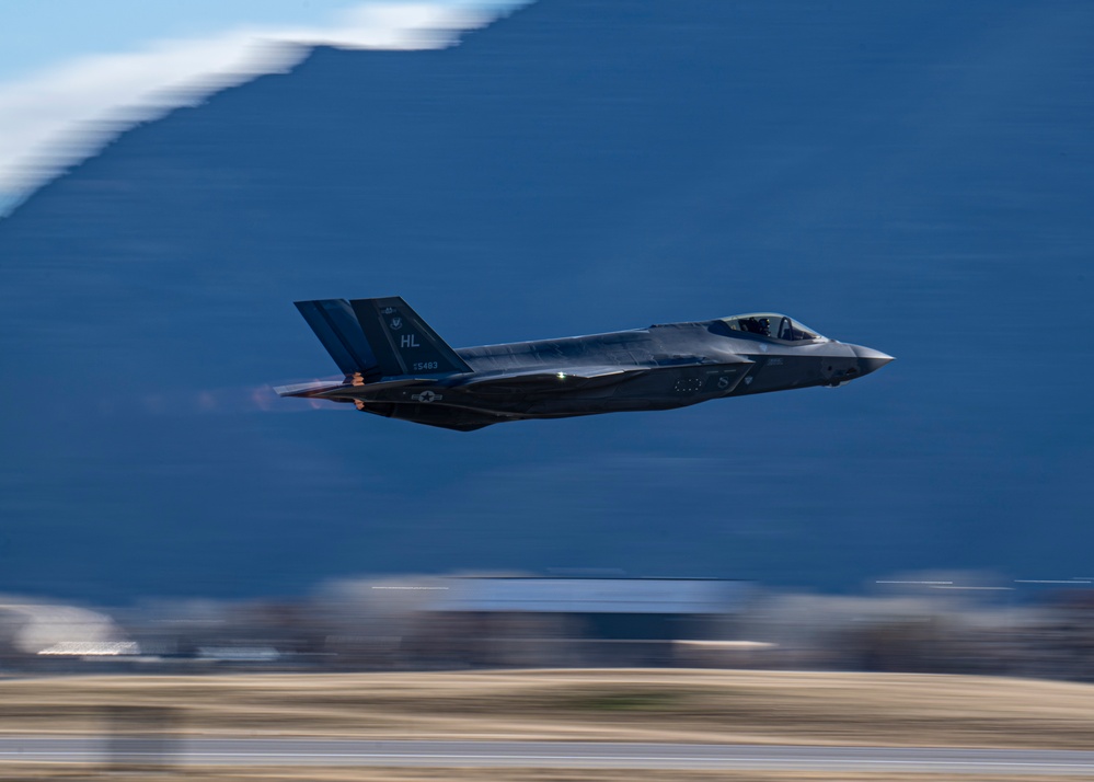 F-35 Demo Team Practices During Off-Season