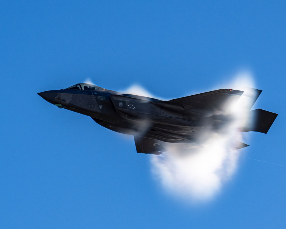 F-35 Demo Team Practices During Off-Season