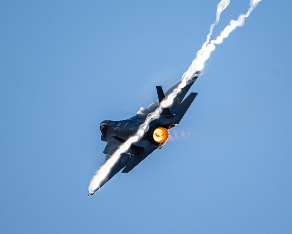 F-35 Demo Team Practices During Off-Season