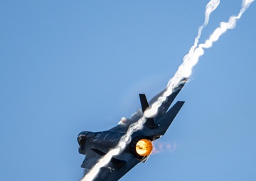 F-35 Demo Team Practices During Off-Season