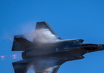 F-35 Demo Team Practices During Off-Season