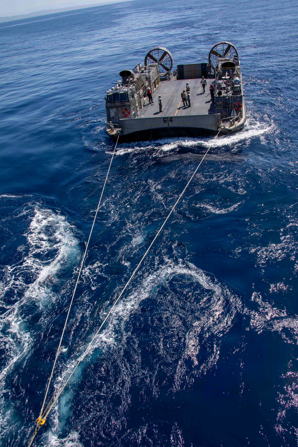 Makin Island Conducts LCAC Recovery Drill