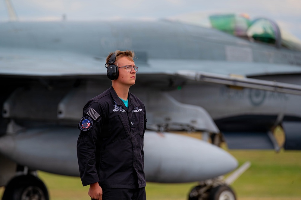 F-22 Raptor Aerial Demonstration Team performs at Air Show London Skydrive 2025