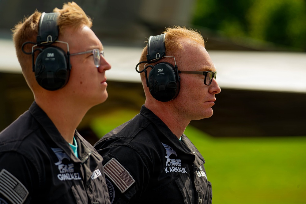 F-22 Raptor Aerial Demonstration Team performs at Air Show London Skydrive 2025