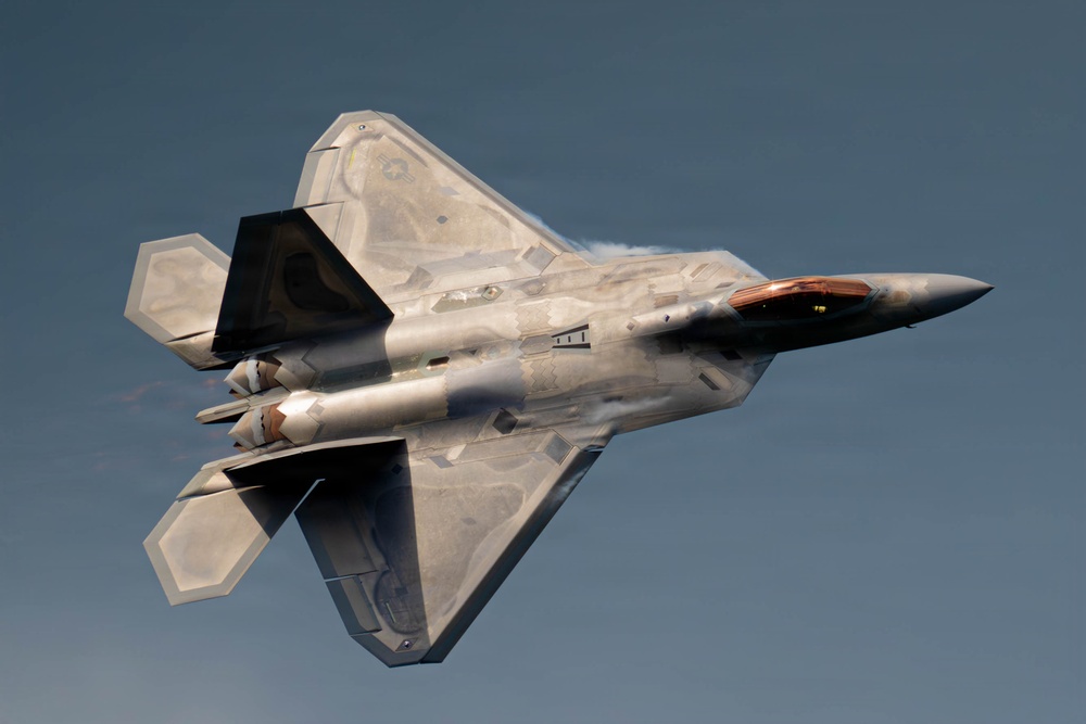 F-22 Raptor Aerial Demonstration Team performs at Duluth Airshow and Expo 2025
