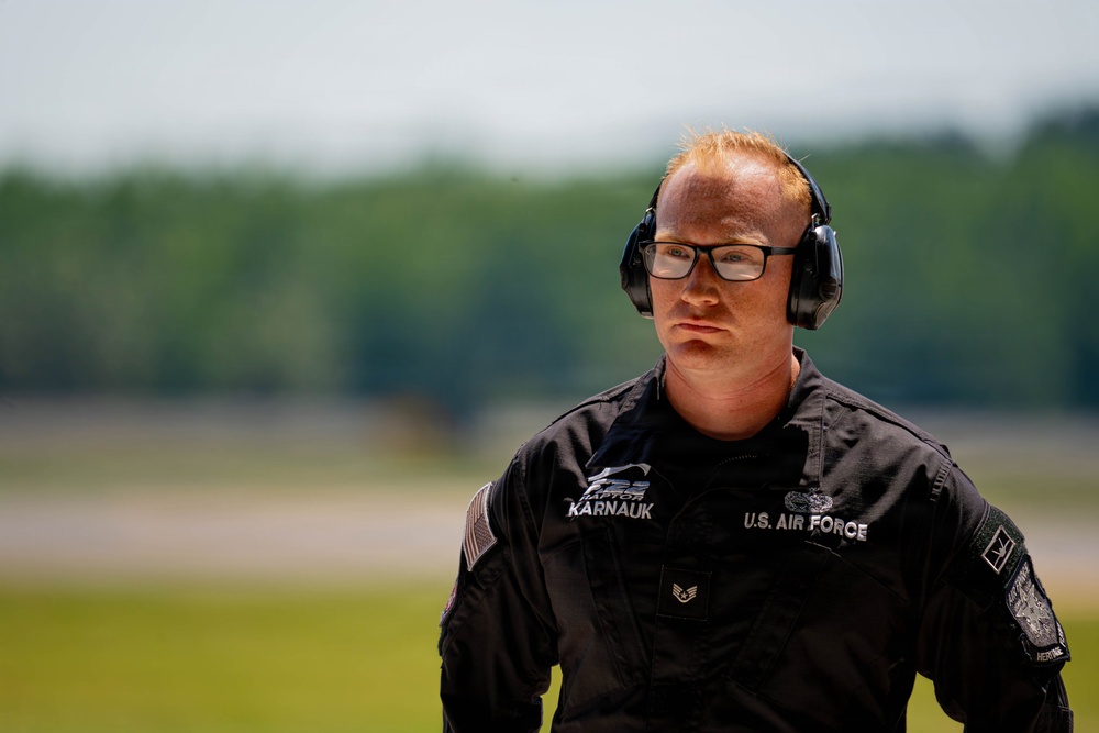 F-22 Raptor Aerial Demonstration Team performs at Duluth Airshow and Expo 2025