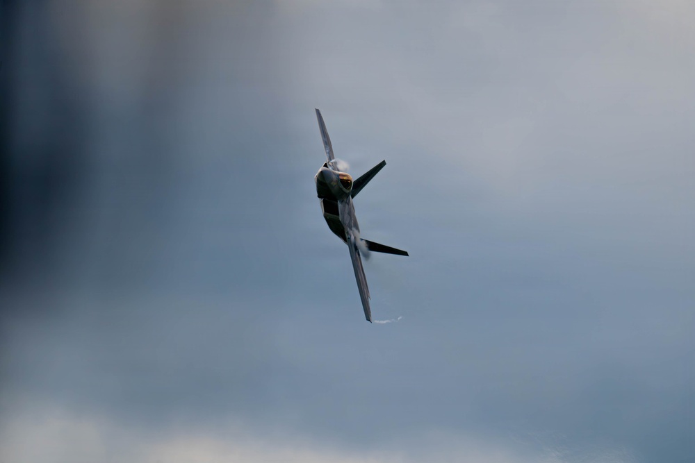 F-22 Raptor Aerial Demonstration Team performs at Duluth Airshow and Expo 2025