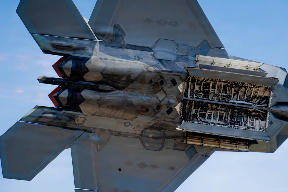 F-22 Raptor Aerial Demonstration Team performs at Duluth Airshow and Expo 2025