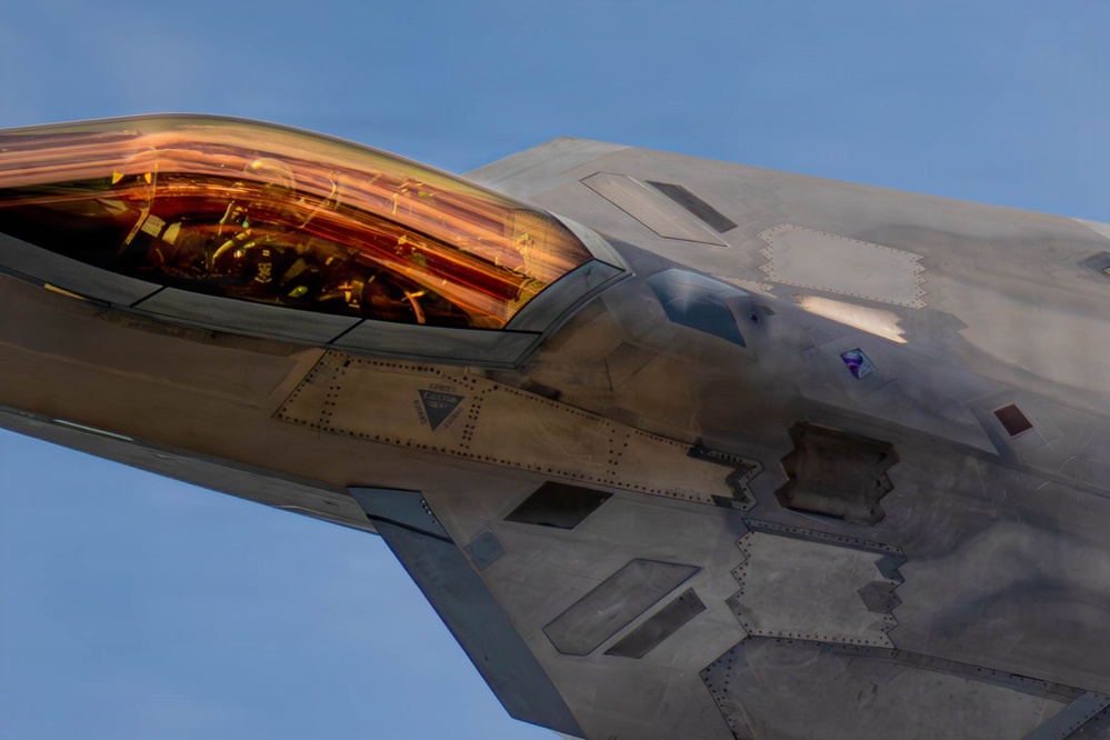 F-22 Raptor Aerial Demonstration Team performs at Duluth Airshow and Expo 2025