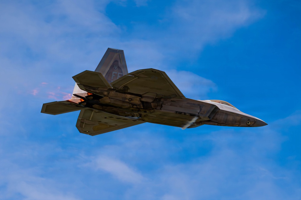 F-22 Raptor Aerial Demonstration Team performs at Duluth Airshow and Expo 2025