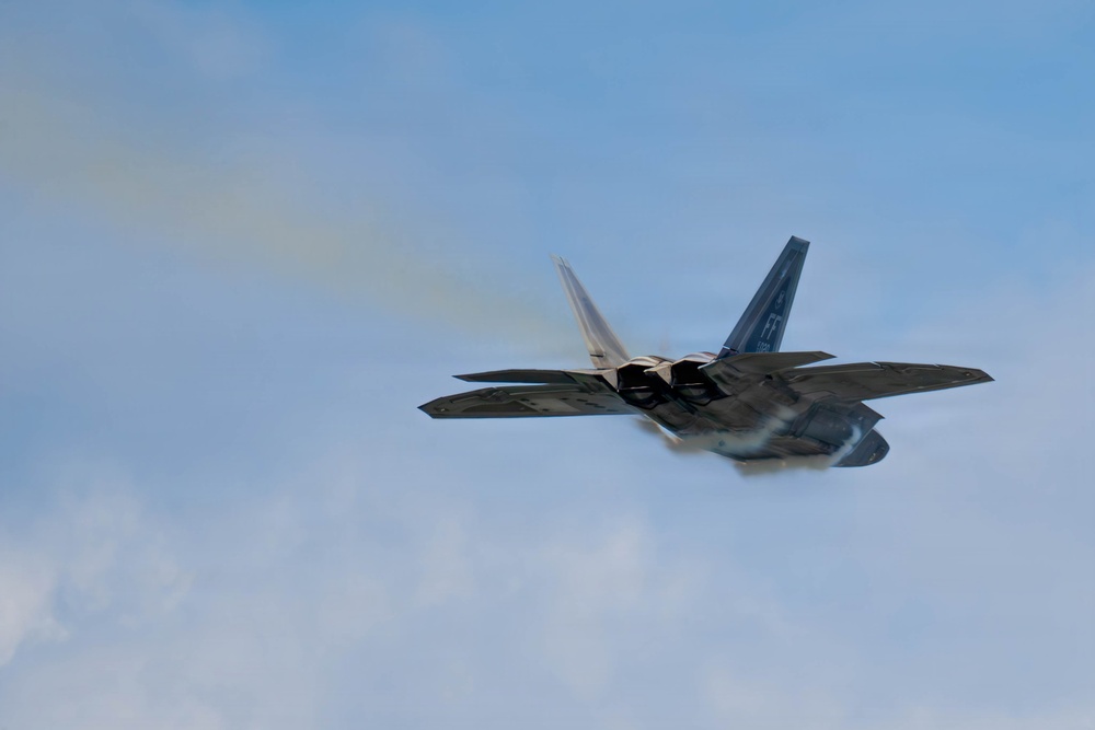 F-22 Raptor Aerial Demonstration Team performs at Duluth Airshow and Expo 2025