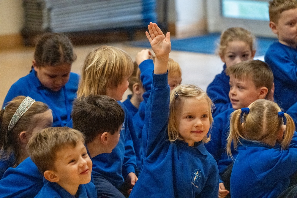 Pathfinders Celebrate the Season with Local Students