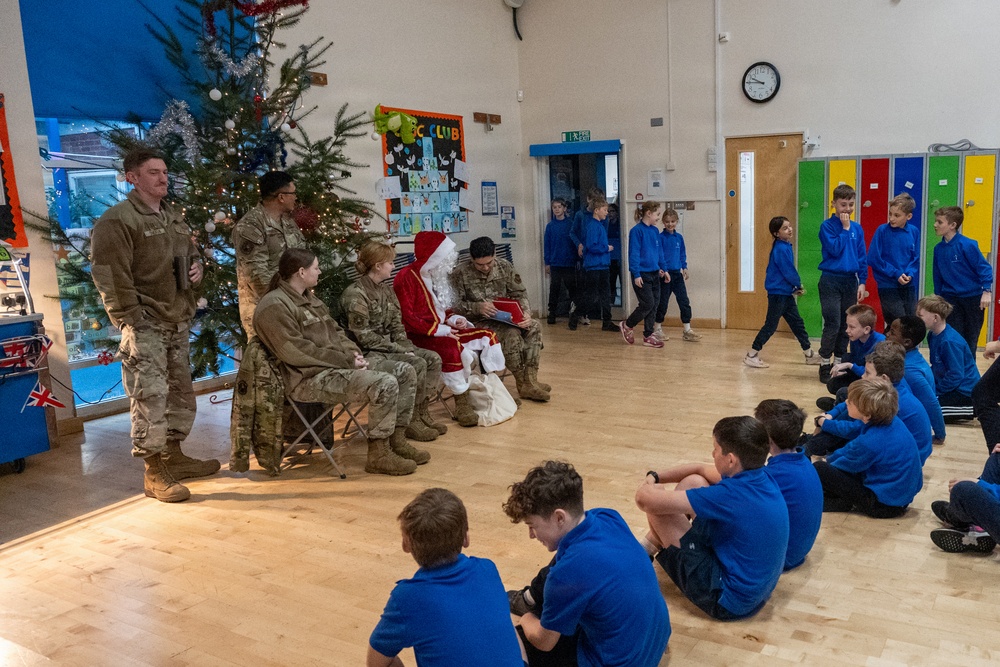 Pathfinders Celebrate the Season with Local Students