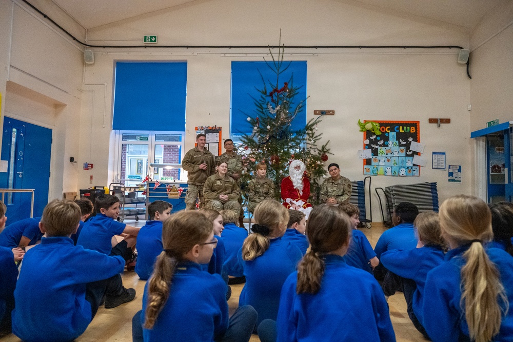 Pathfinders Celebrate the Season with Local Students