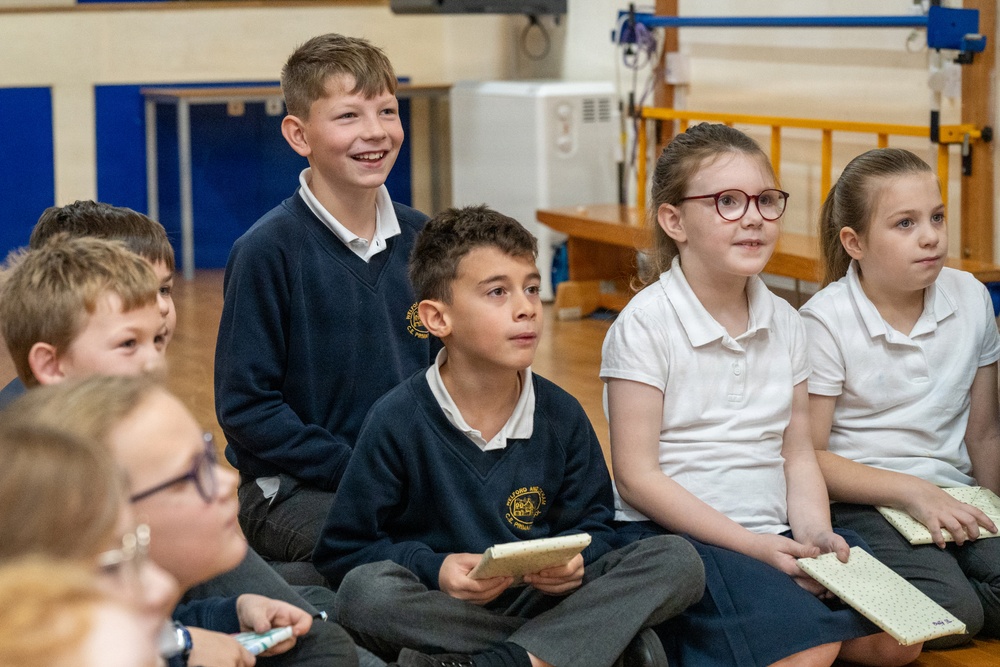 Pathfinders Celebrate the Season with Local Students