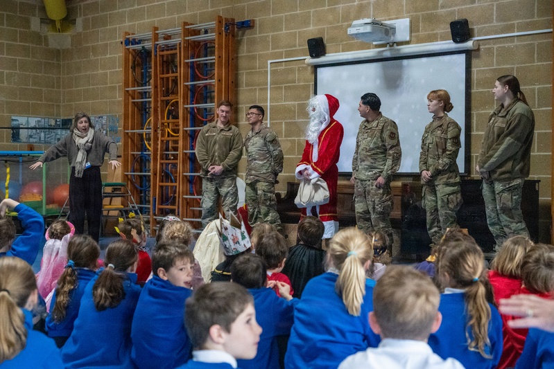 Pathfinders Celebrate the Season with Local Students