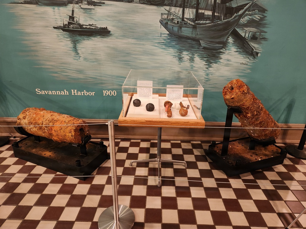 Revolutionary Cannon Display