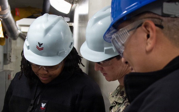 Ronald Reagan Sailors and PSNS Contractors Conduct Maintenance