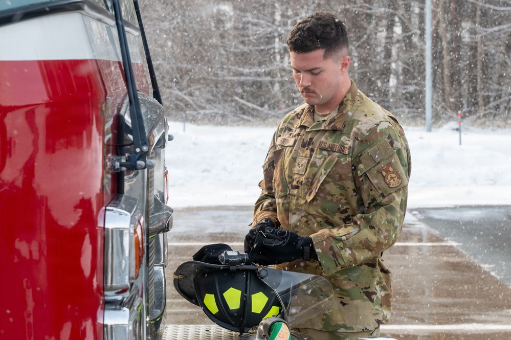35th CES conducts aerial ladder training