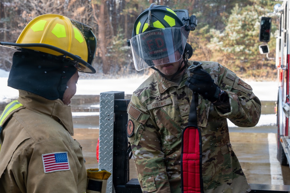 35th CES conducts aerial ladder training