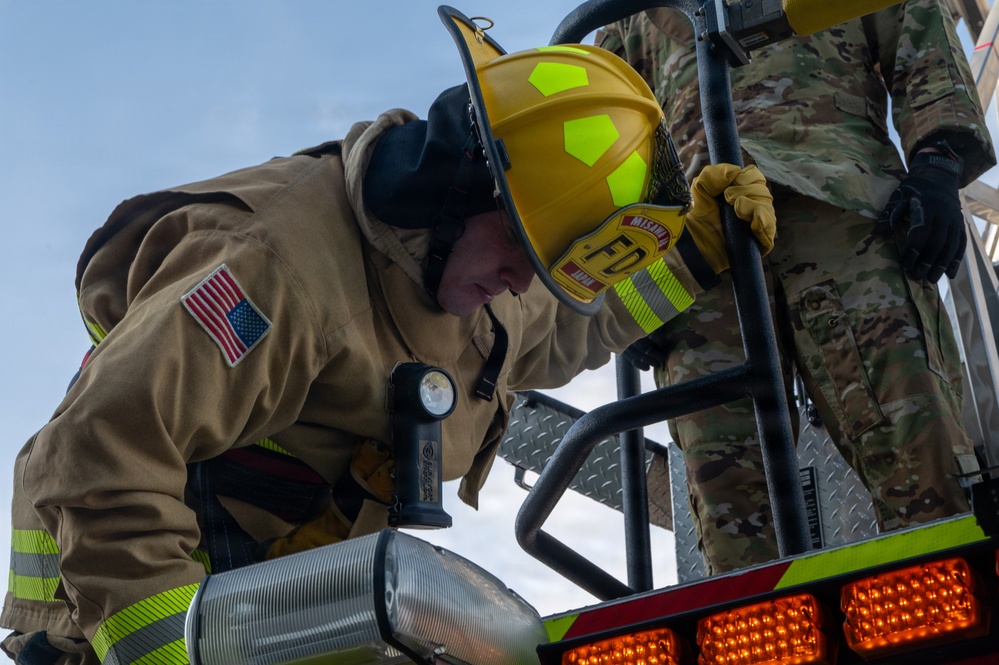 35th CES conducts aerial ladder training