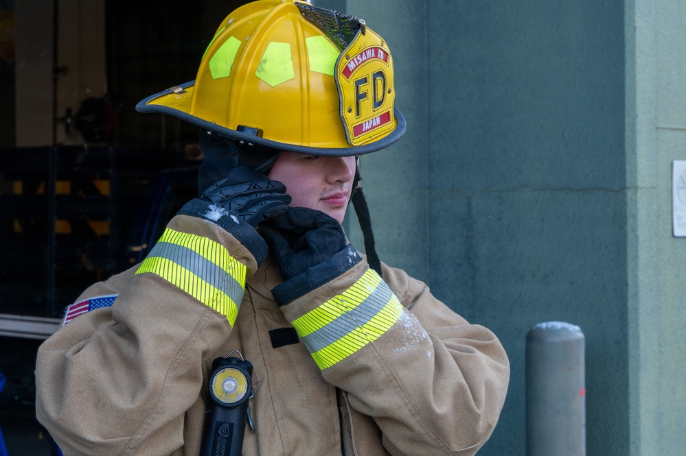 35th CES conducts aerial ladder training