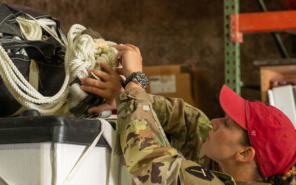 AFCENT Airmen attend Army Rigger training