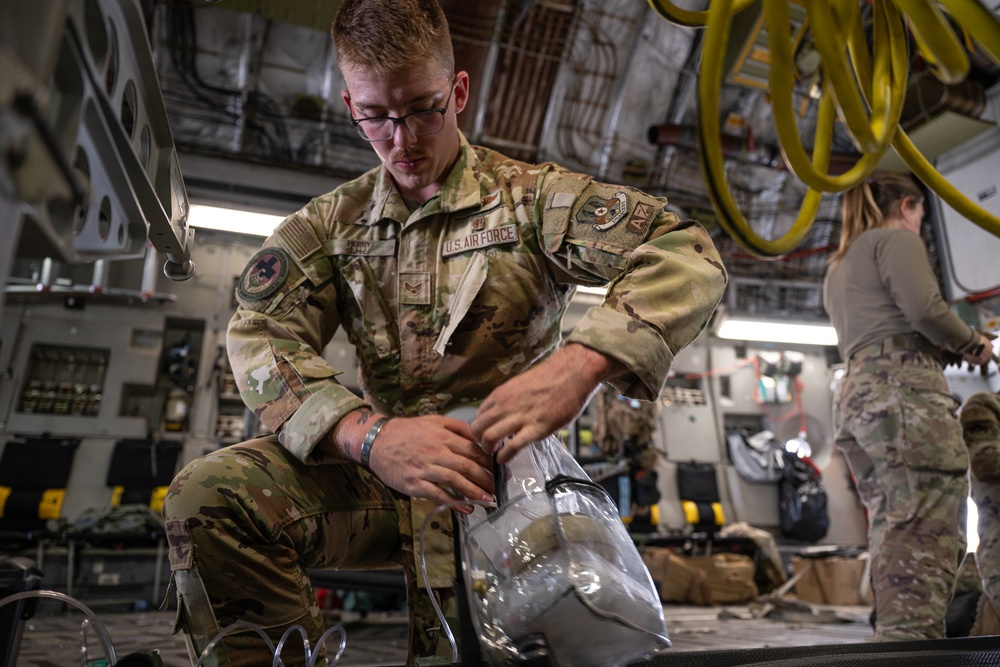 379 EAES team provides patient care aboard C-17 Globemaster III aircraft