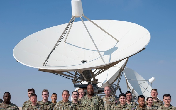 Fleet Compton visits SPACECENT personnel in the CENTCOM AOR