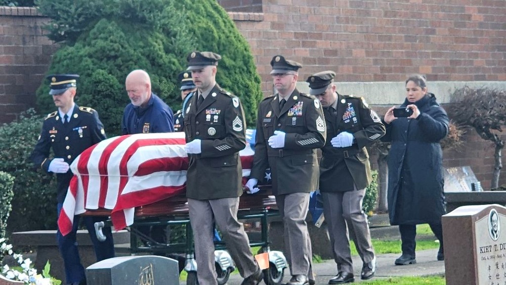 Washington Army National Guard Honors NBA Legend and Army Veteran Lenny Wilkens