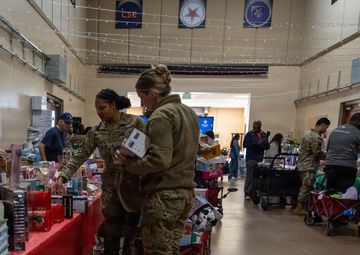 Blue Star Families spreads holiday cheer amongst MacDill &amp;#xA;
