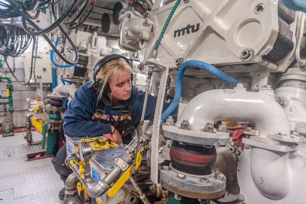 USCG Cutter Blackfin goes underway, leaving Santa Barbara, to patrol the Southern California coast