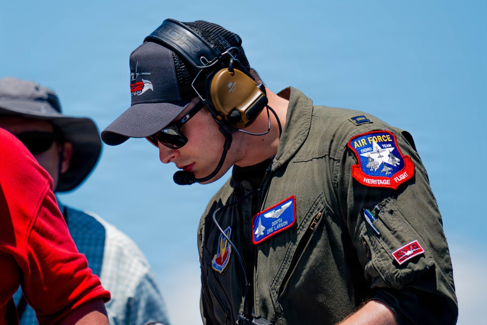 F-22 Raptor Aerial Demonstration Team performs at Wings Over South Texas 2025