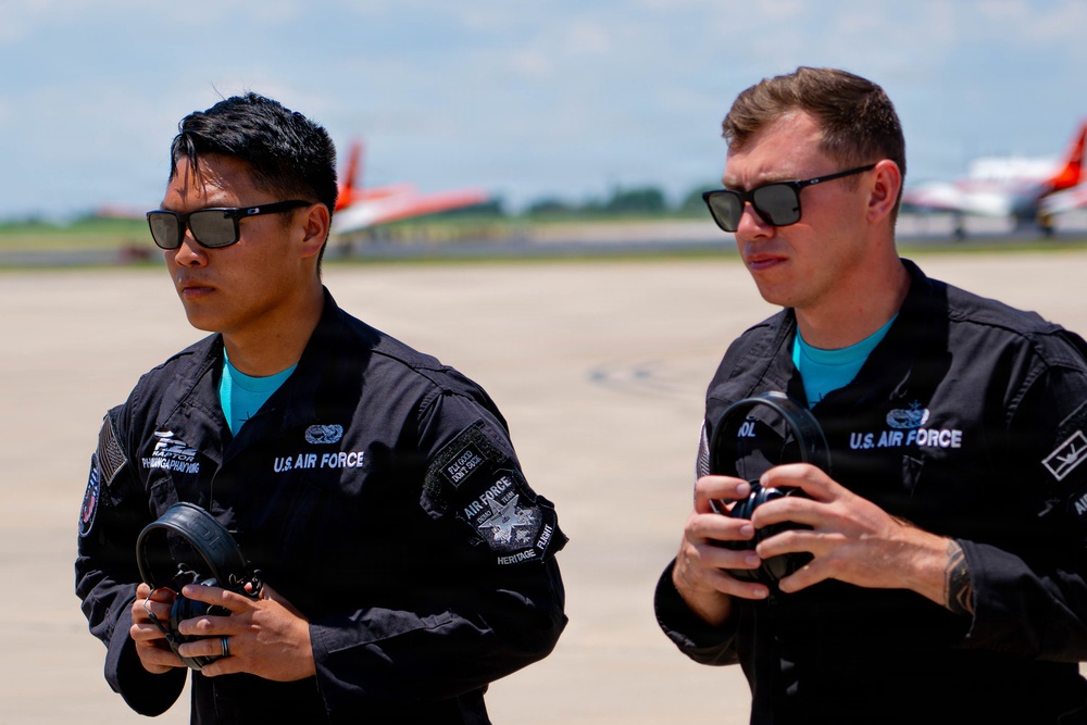 F-22 Raptor Aerial Demonstration Team performs at Wings Over South Texas 2025