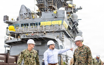 The Commandant, Gen. Eric M. Smith visits Ingalls Shipbuilding with SECNAV and CNO
