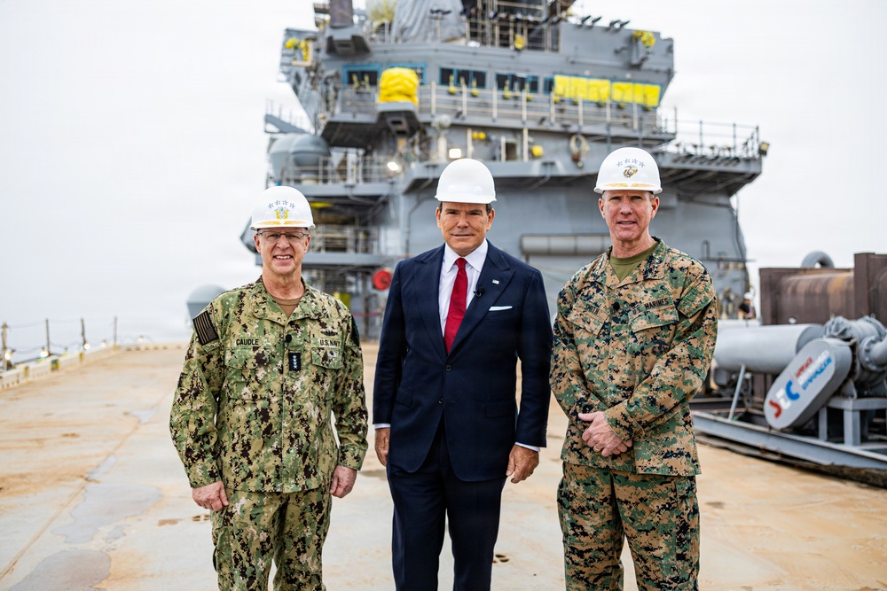 The Commandant, Gen. Eric M. Smith visits Ingalls Shipbuilding with SECNAV and CNO