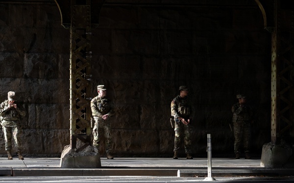 Joint Task Force–DC Joins First Responders for Dignified Transfer Honor Escort