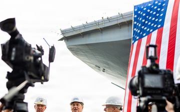 The Commandant, Gen. Eric M. Smith visits Ingalls Shipbuilding with SECNAV and CNO