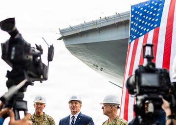 The Commandant, Gen. Eric M. Smith visits Ingalls Shipbuilding with SECNAV and CNO