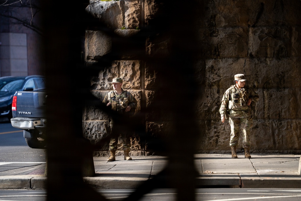 Joint Task Force–DC Joins First Responders for Dignified Transfer Honor Escort