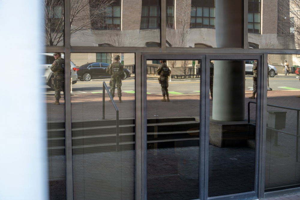 Joint Task Force–DC Joins First Responders for Dignified Transfer Honor Escort